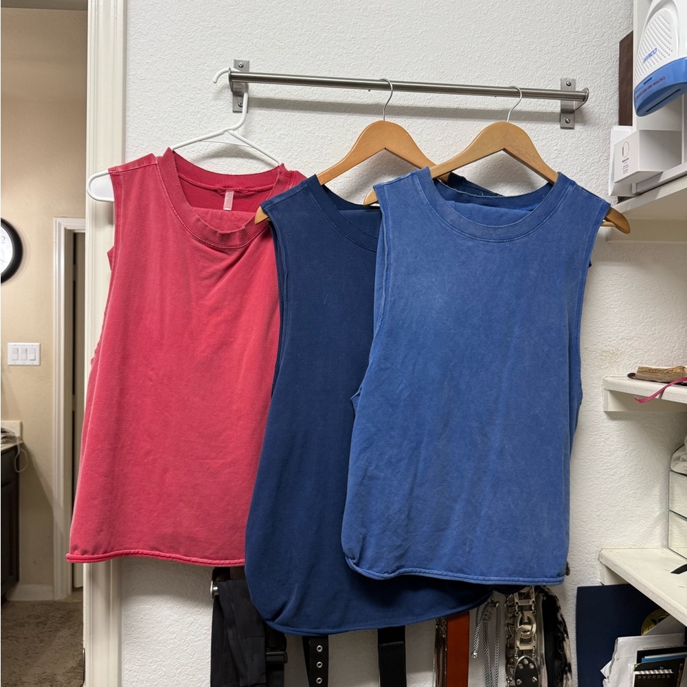 free people relaxed set  size small ( oversized)red - Picture 2 of 8